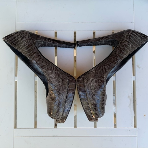 Stuart Weitzman Sadie 7.5 M Gray Snakeskin Peep Toe Platform Pump Stiletto Heels - Picture 8 of 12